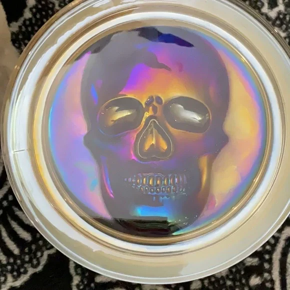 Bath and body works spooky cider lane candle with skull lid - Picture 2 of 4